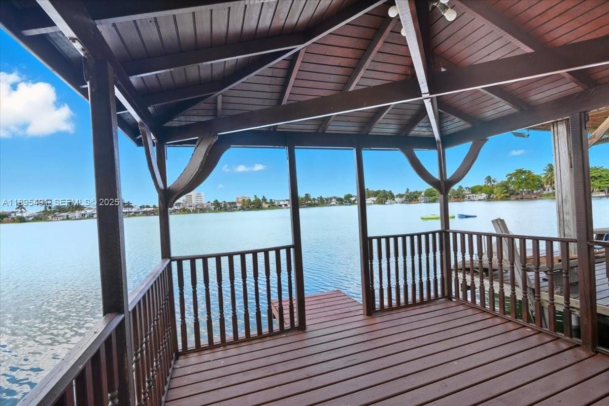 7048 W 17th Court, Hialeah, FL 33014 photo 2