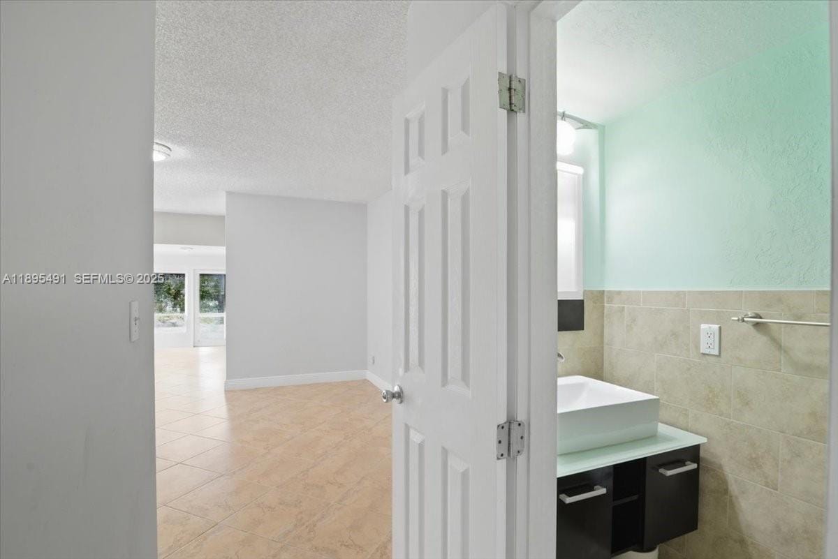 7048 W 17th Court, Hialeah, FL 33014 photo 18