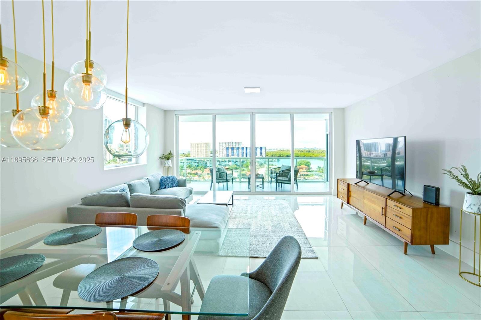 3 bedroom home for sale at 400 Sunny Isles, Sunny Isles Beach, FL 33160 — $1,250,000