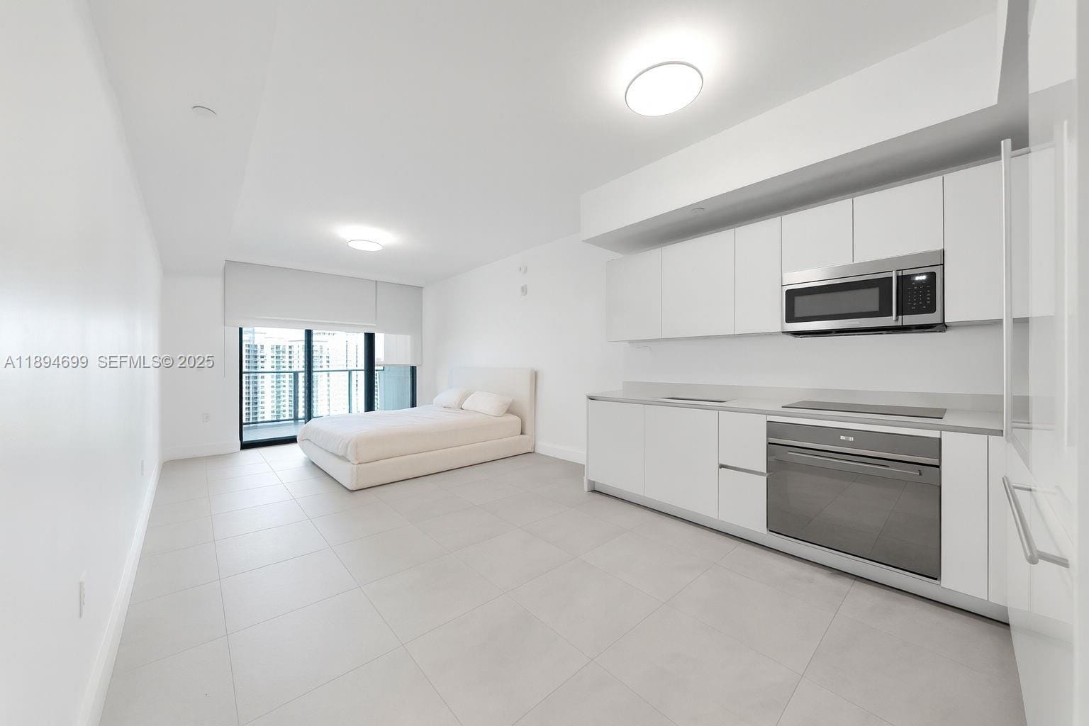 1010 Brickell Avenue 3210, Miami, FL 33131 photo 2