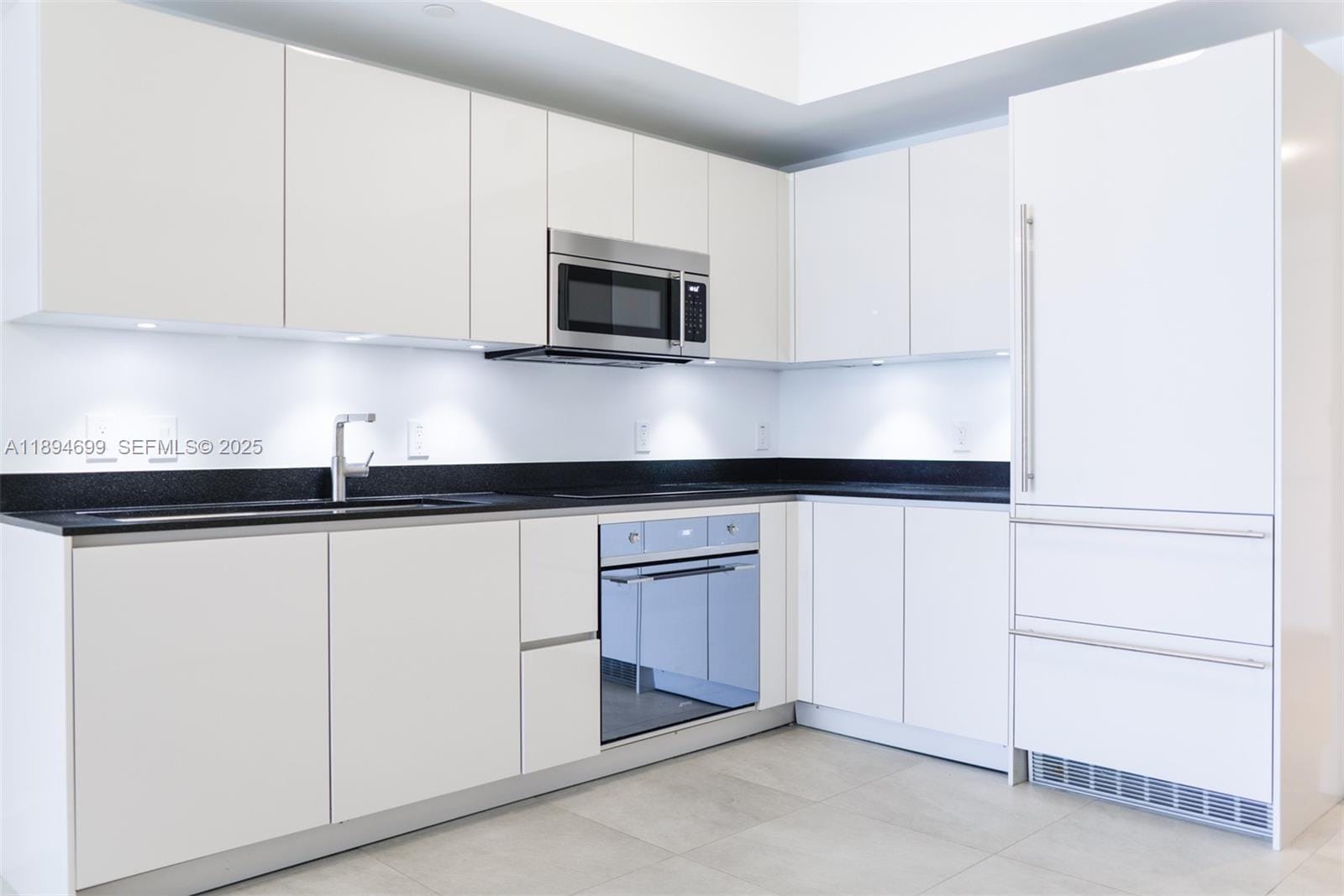 1010 Brickell Avenue 3210, Miami, FL 33131 photo 13