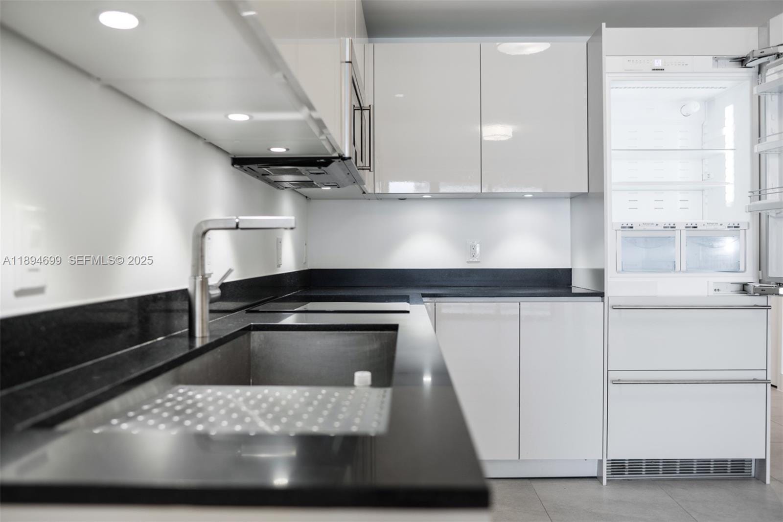 1010 Brickell Avenue 3210, Miami, FL 33131 photo 15