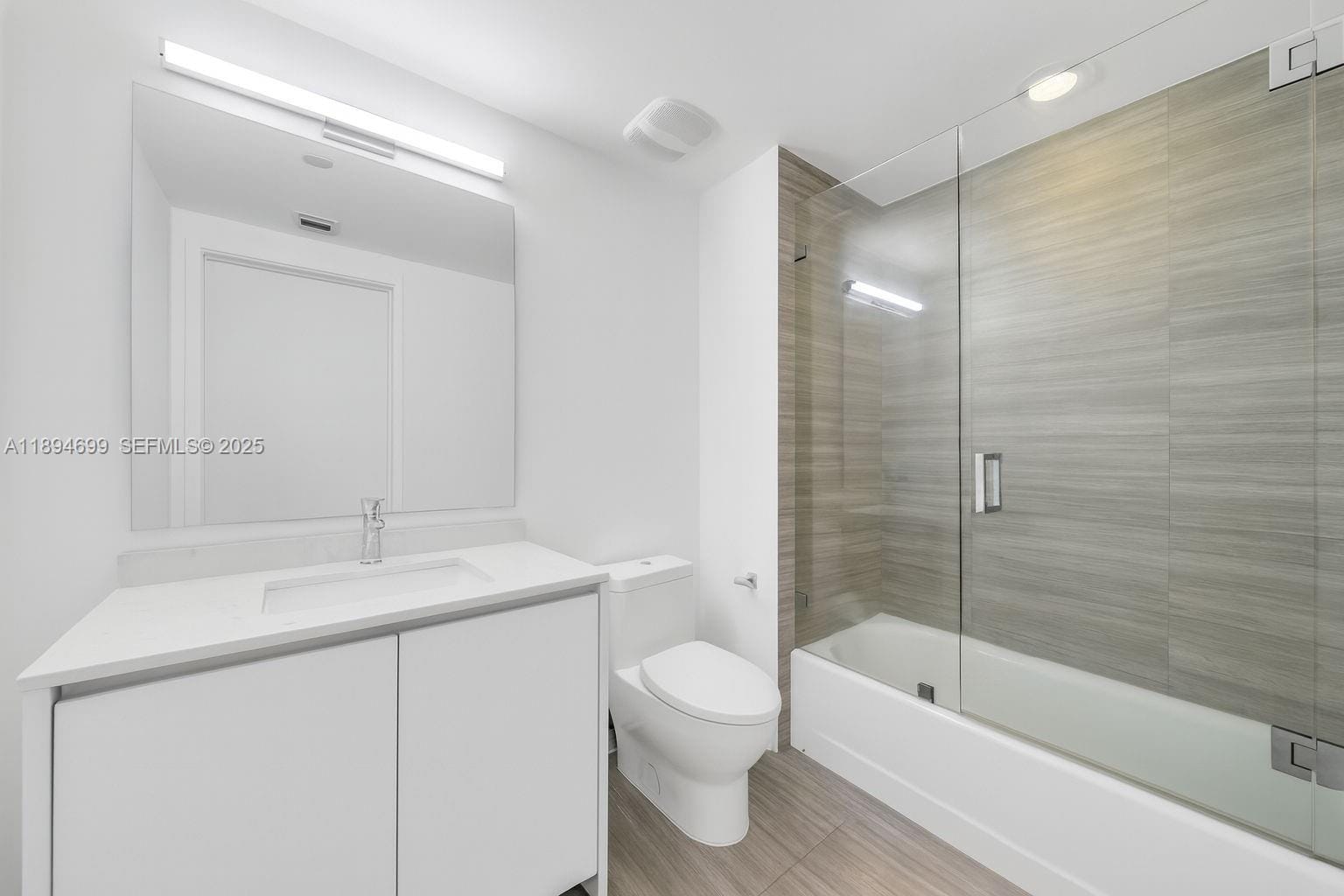 1010 Brickell Avenue 3210, Miami, FL 33131 photo 16