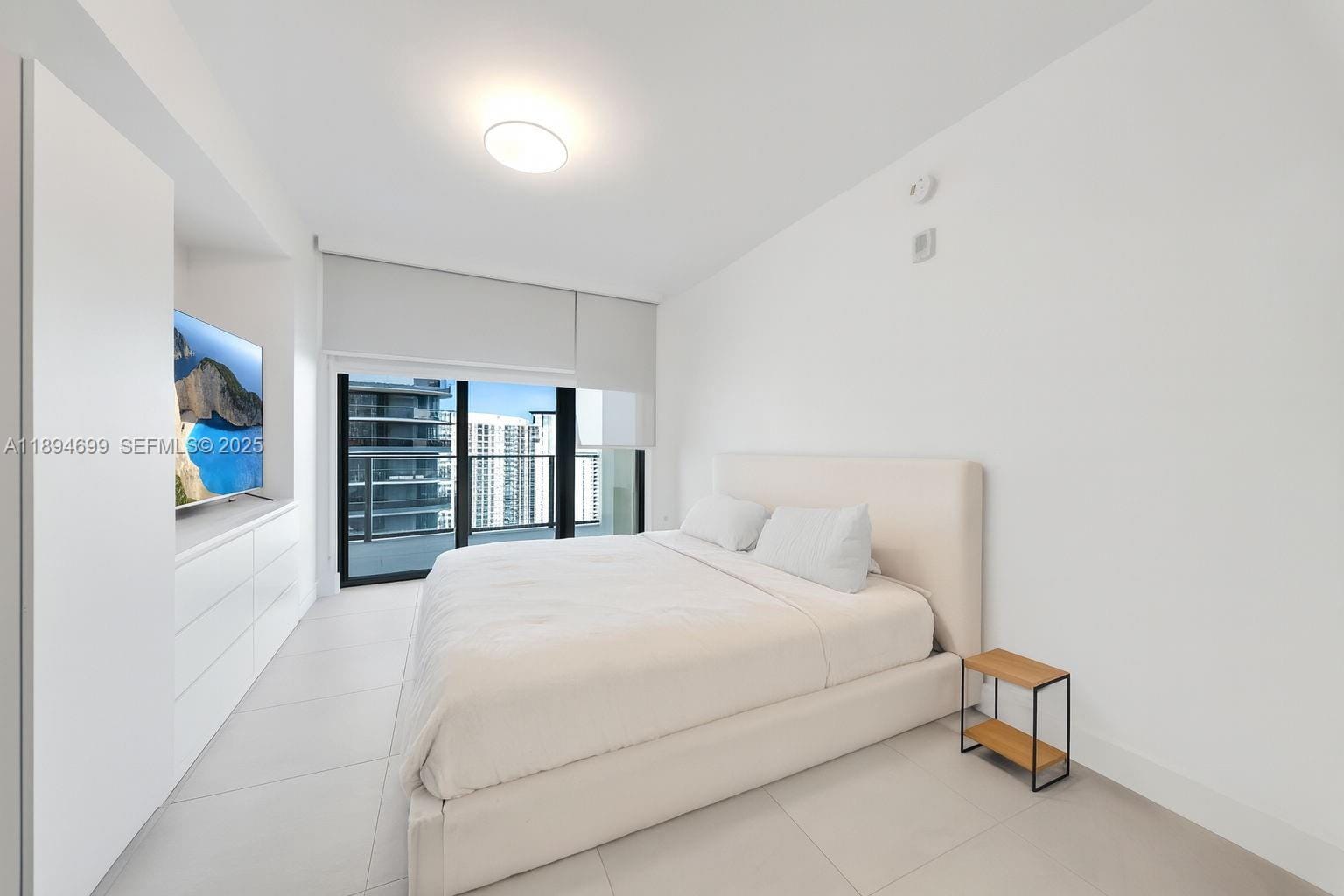 1010 Brickell Avenue 3210, Miami, FL 33131 photo 3