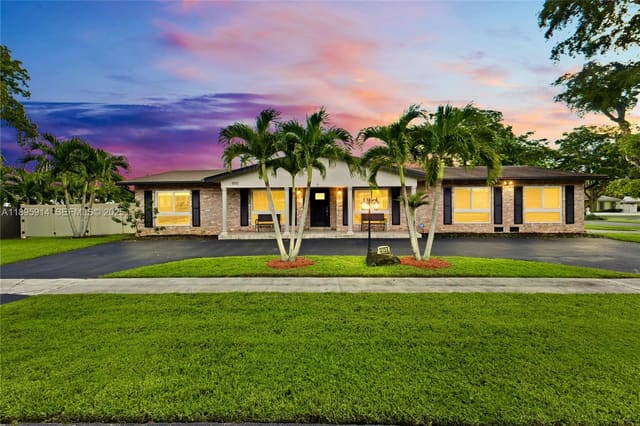 6150 SW 7th Street, Plantation, FL 33317
