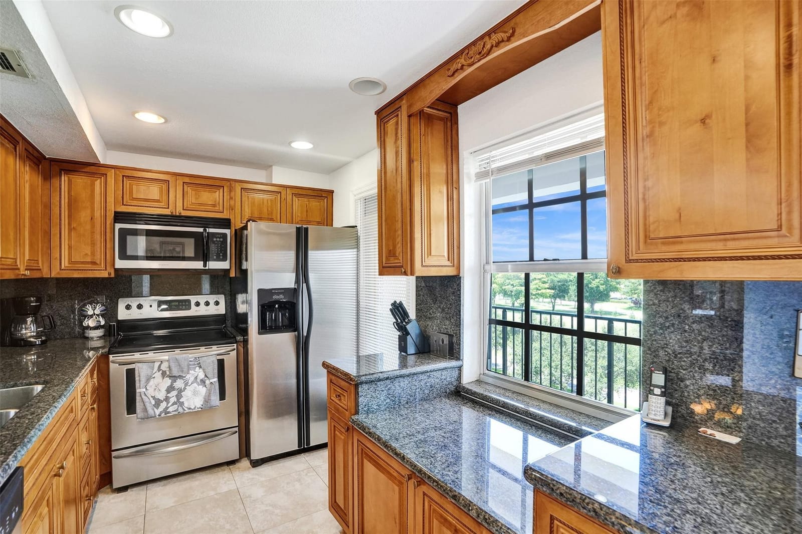 3250 N Palm Aire Drive 607 — photo 12