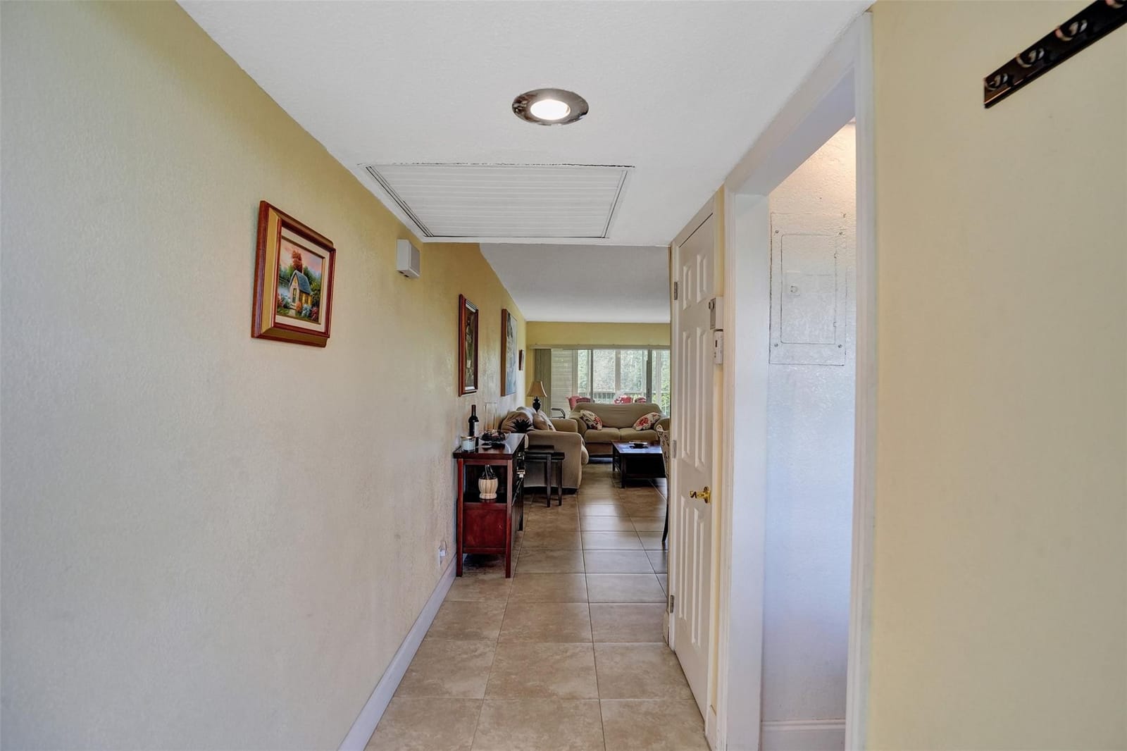 3250 N Palm Aire Drive 607 — photo 5