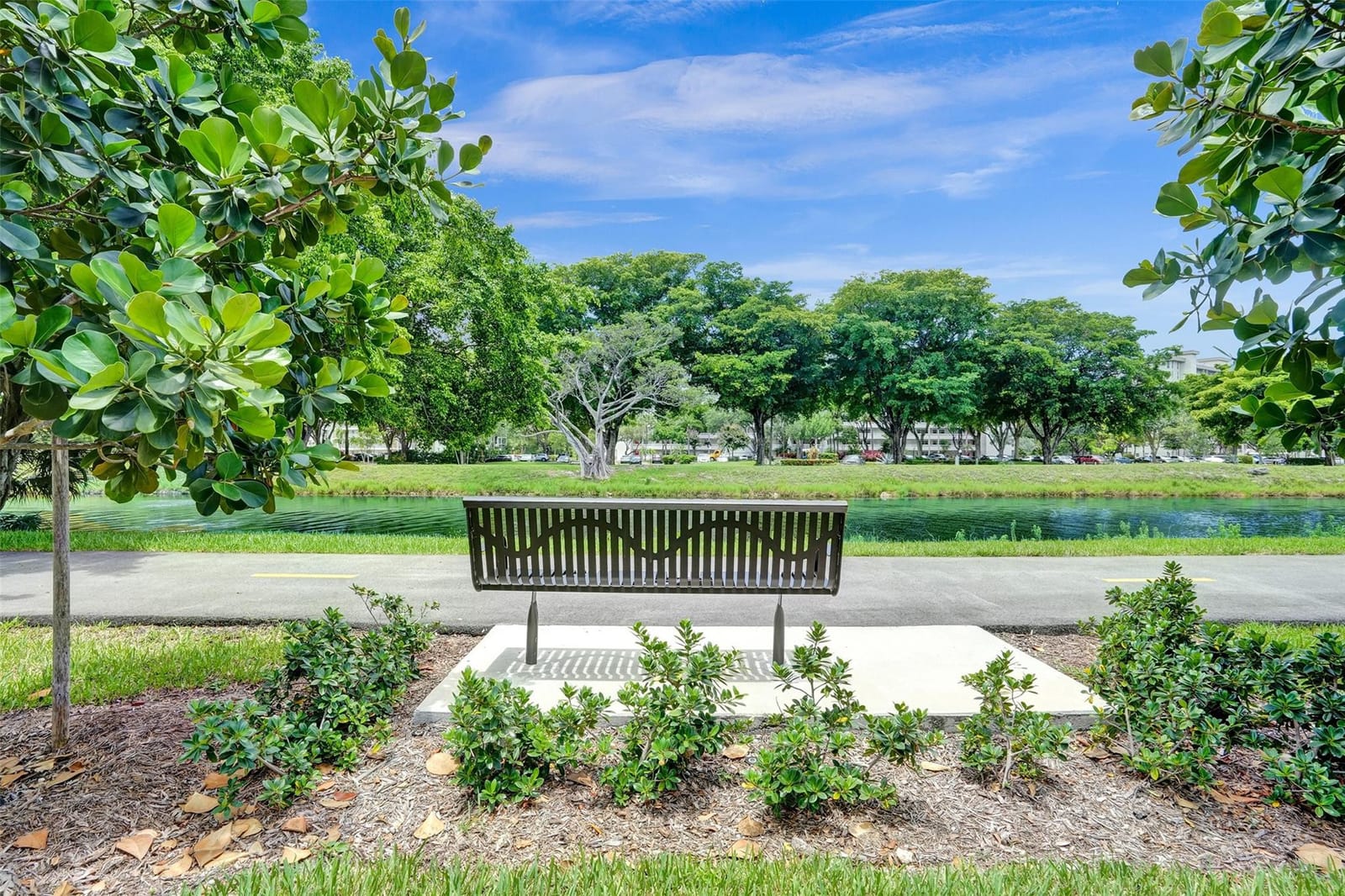 3250 N Palm Aire Drive 607 — photo 7