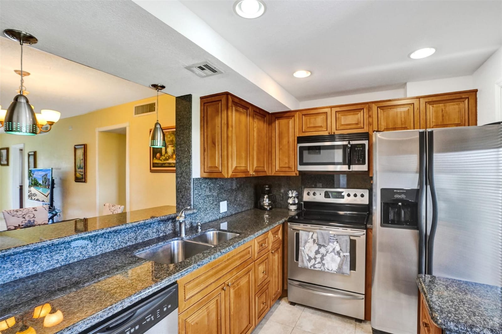 3250 N Palm Aire Drive 607 — photo 9