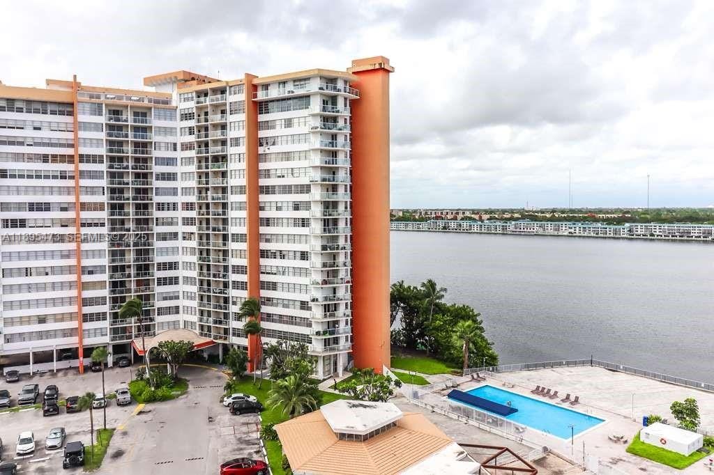 1351 NE Miami Gardens Drive 1001E — photo 1