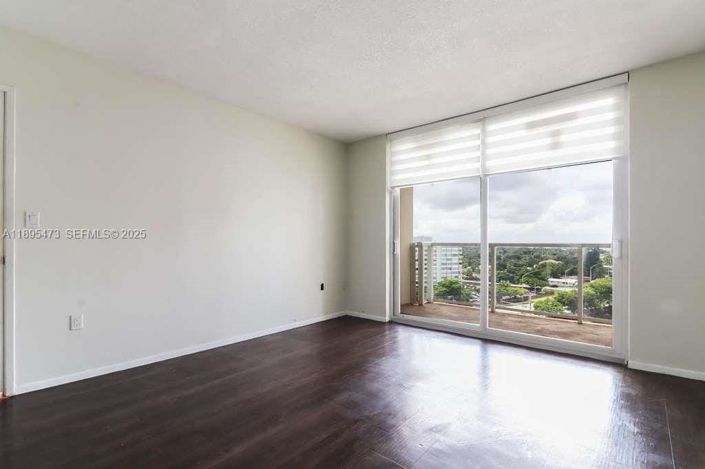 1351 NE Miami Gardens Drive 1001E — photo 11