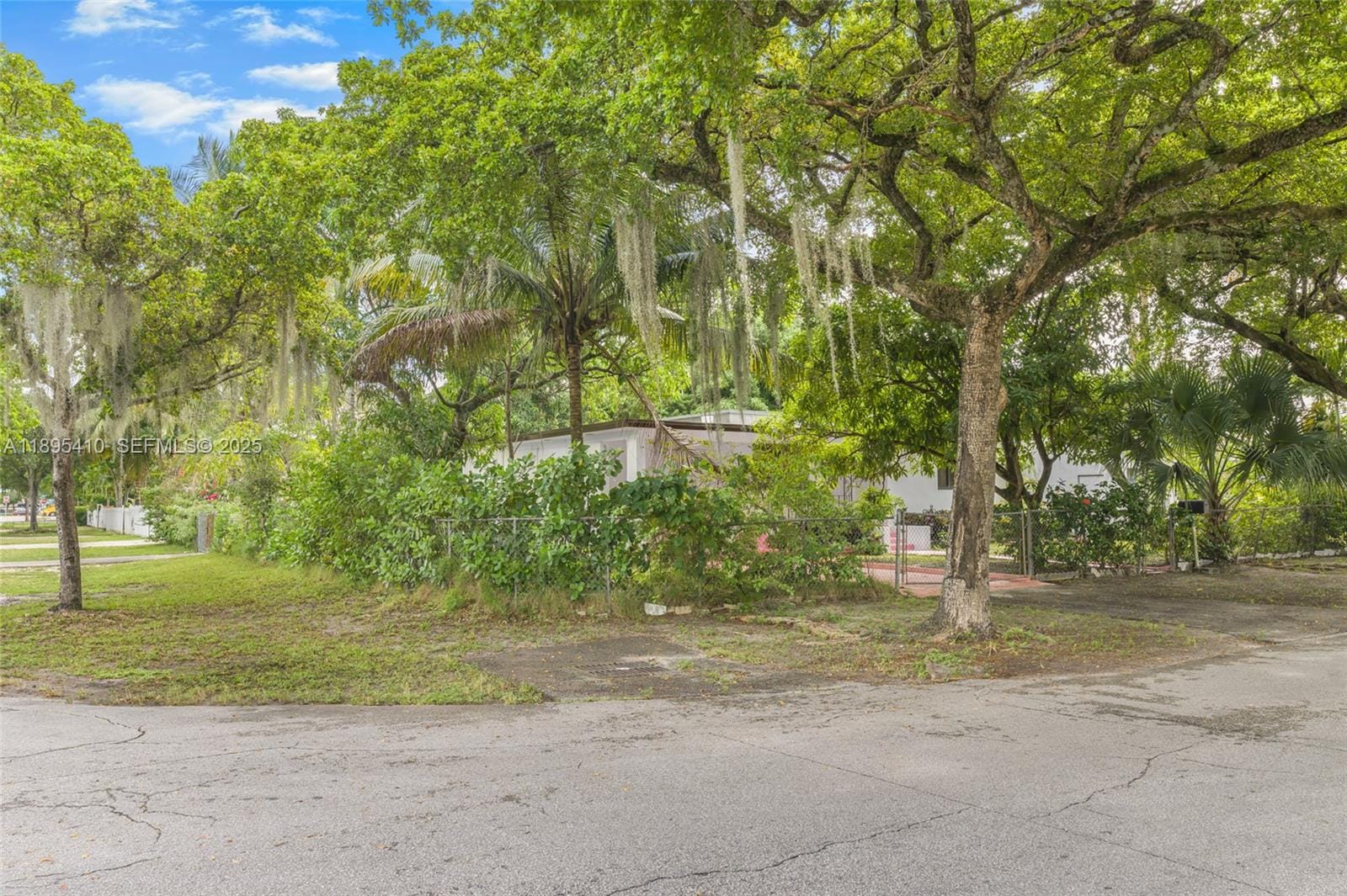 12037 NW 8th Avenue, North Miami, FL 33168 photo 14