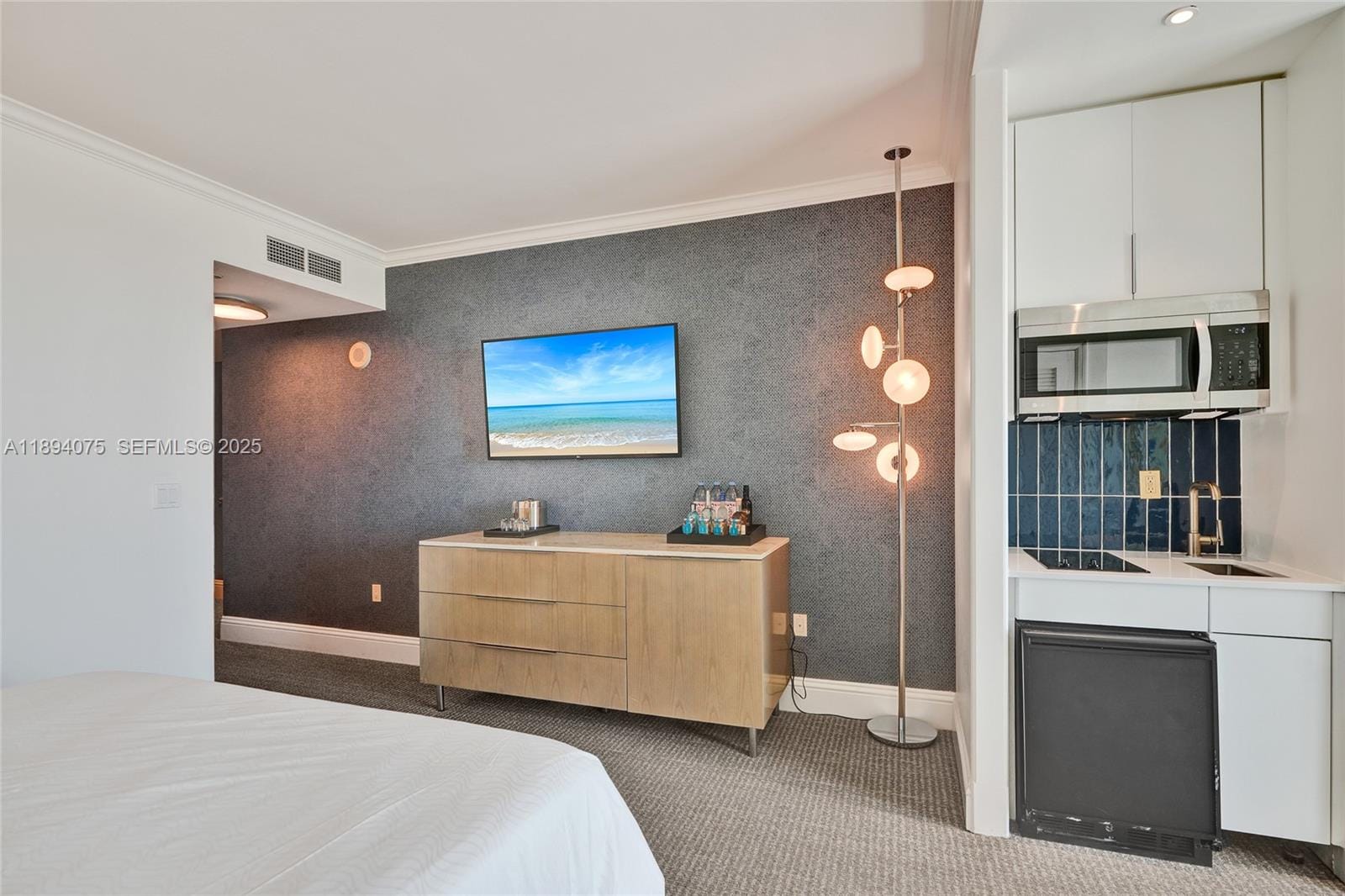 4401 Collins Avenue 1408, Miami Beach, FL 33140 photo 4