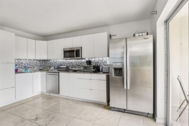 4011 N Meridian Avenue 21, Miami Beach, FL 33140