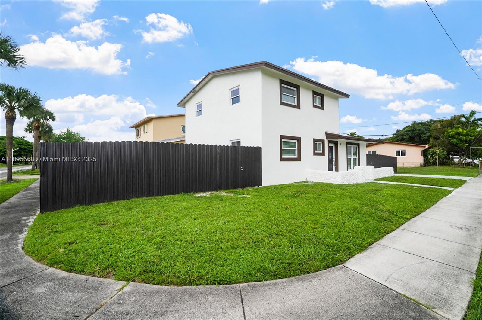 301 SW 12th Avenue, Dania Beach, FL 33004 photo 2