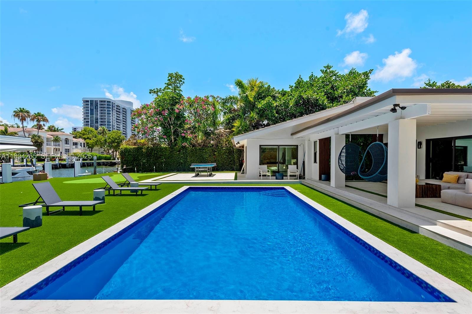 207 Holiday Drive, Hallandale Beach, FL 33009 photo 12