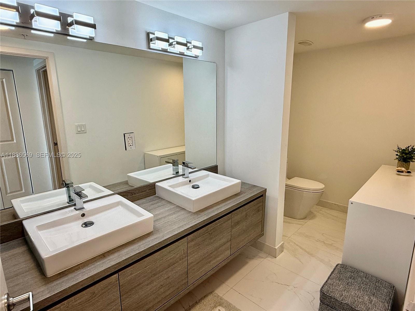 400 Sunny Isles Boulevard 916, Sunny Isles Beach, FL 33160 photo 15
