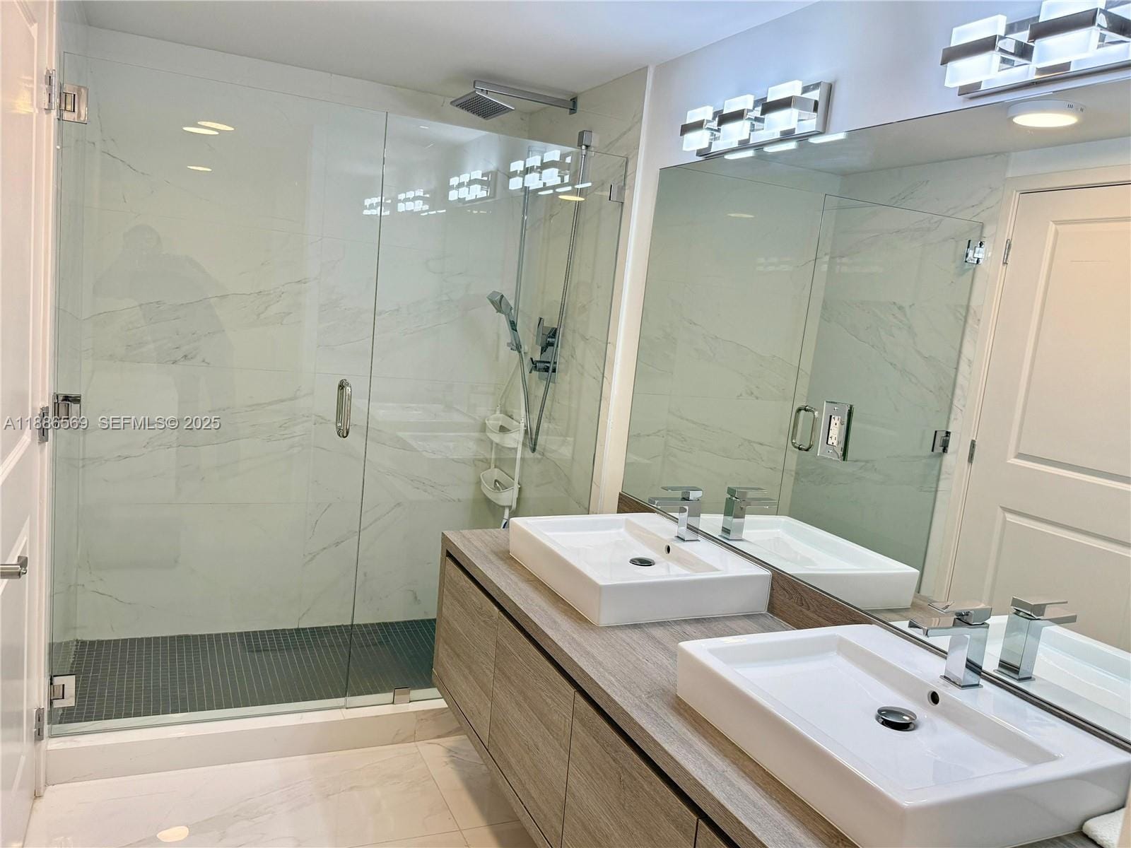 400 Sunny Isles Boulevard 916, Sunny Isles Beach, FL 33160 photo 16