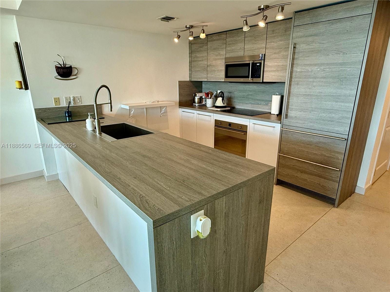 400 Sunny Isles Boulevard 916 — photo 6