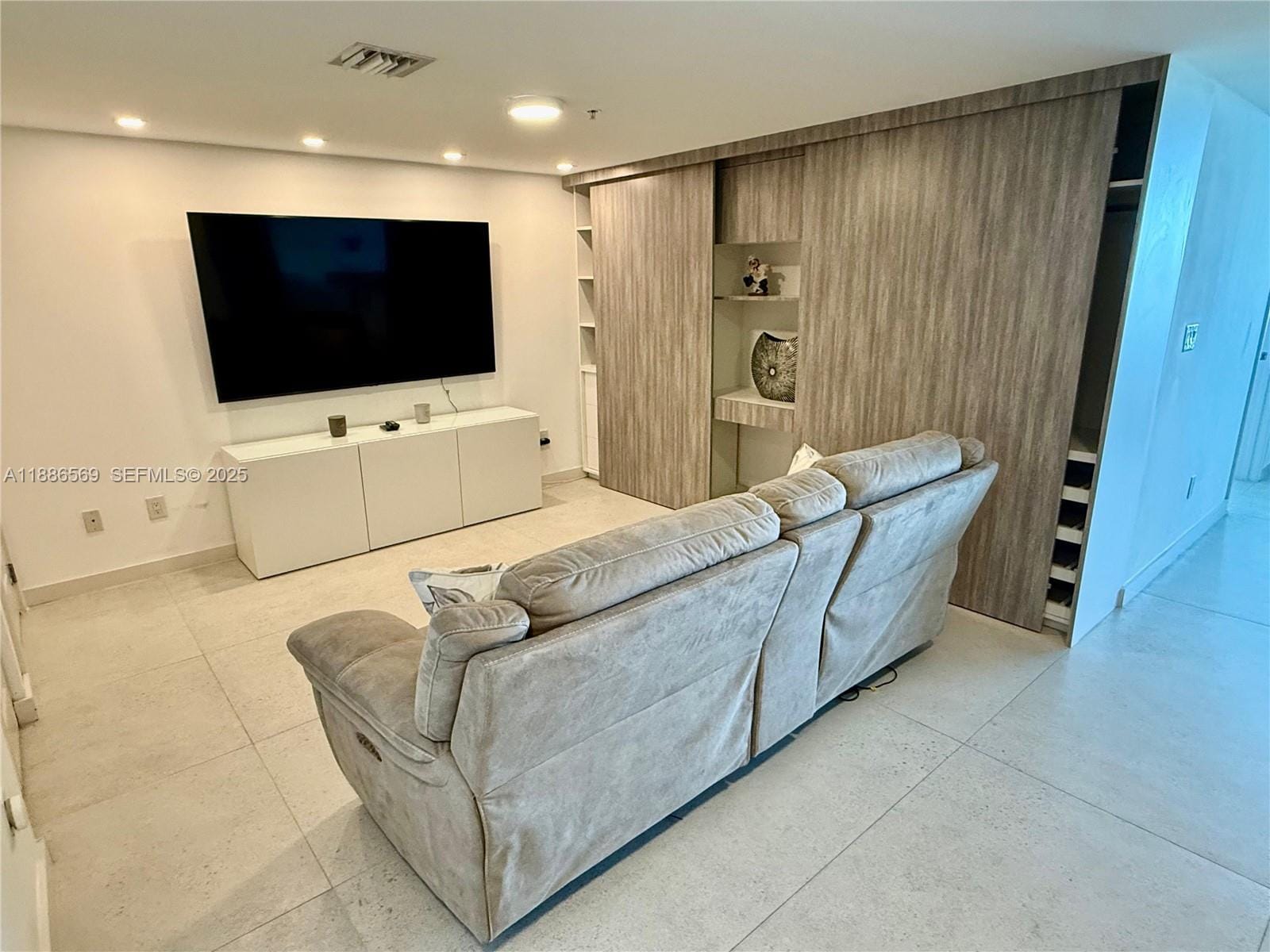 400 Sunny Isles Boulevard 916 — photo 7