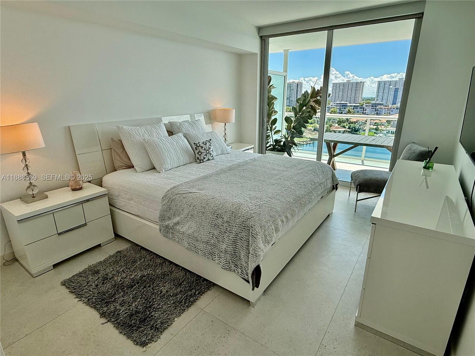 400 Sunny Isles Boulevard 916 — photo 10