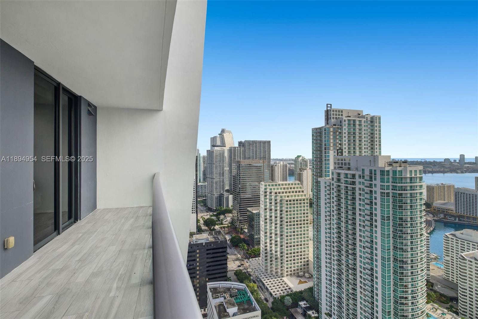 1010 Brickell Avenue 4704, Miami, FL 33131 photo 19