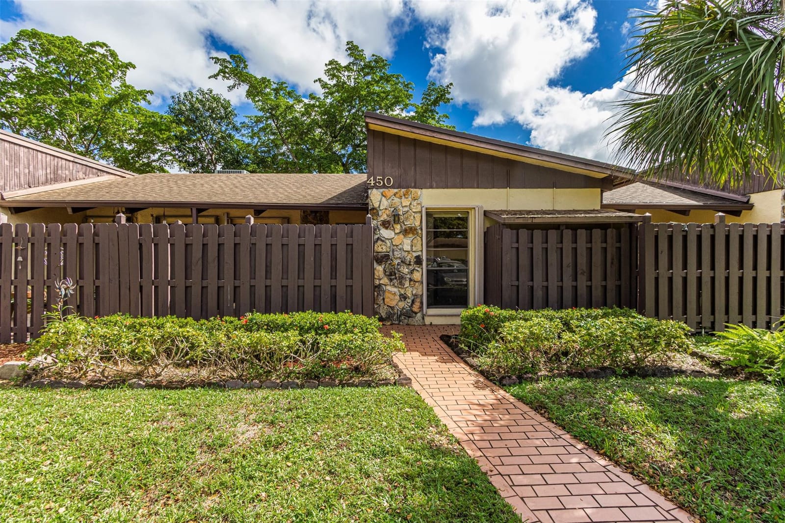 450 Briarwood Circle 2, Hollywood, FL 33024