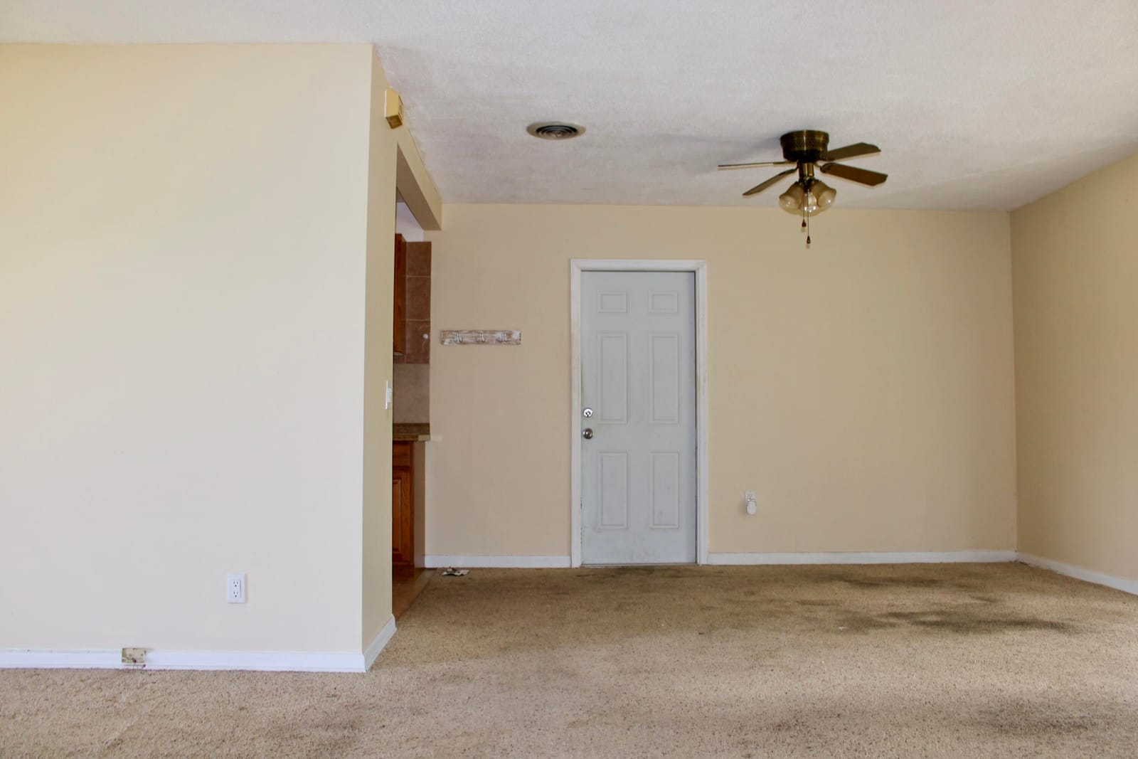 305 SE Airoso Boulevard — photo 7