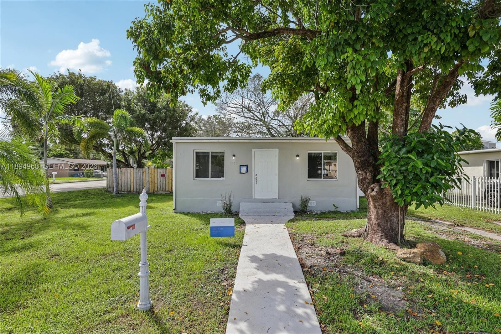 4 bedroom home for sale at 5900 63rd, South Miami, FL 33143 — $670,000