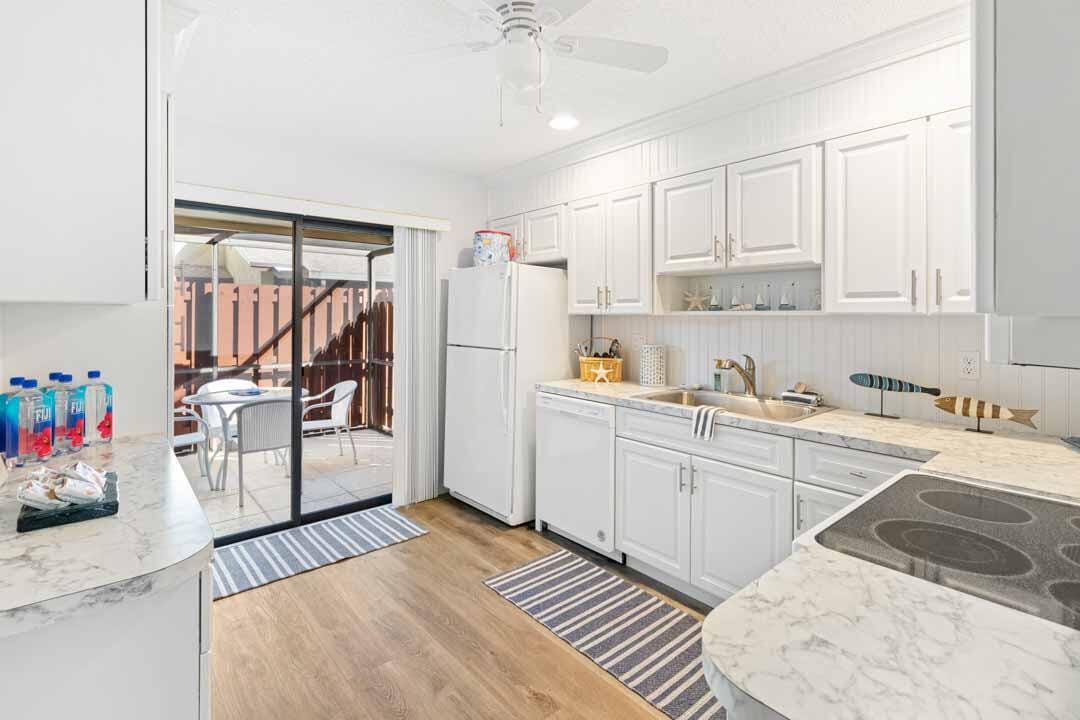 8075 SE Villa Circle — photo 2