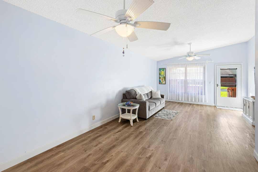 8075 SE Villa Circle — photo 8