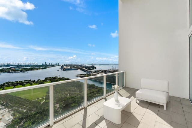 1040 Biscayne Boulevard 2402, sold in Ten Museum Pk Residential, Miami, FL