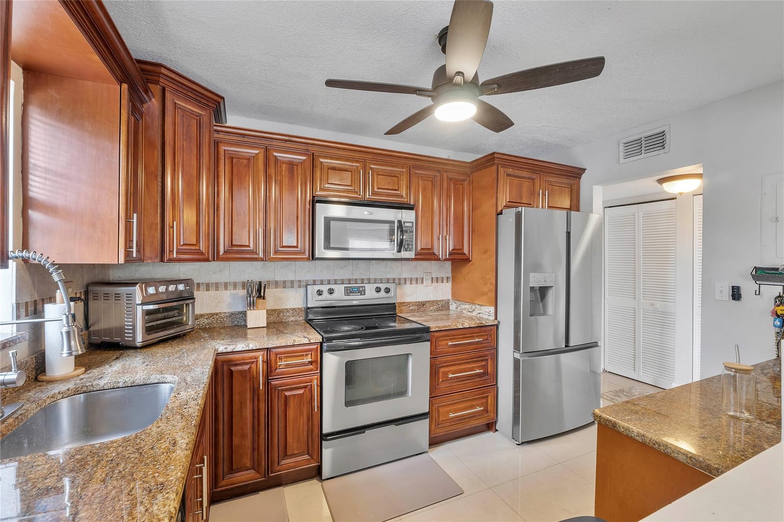 4154 NW 90th Avenue 201, Coral Springs, FL 33065