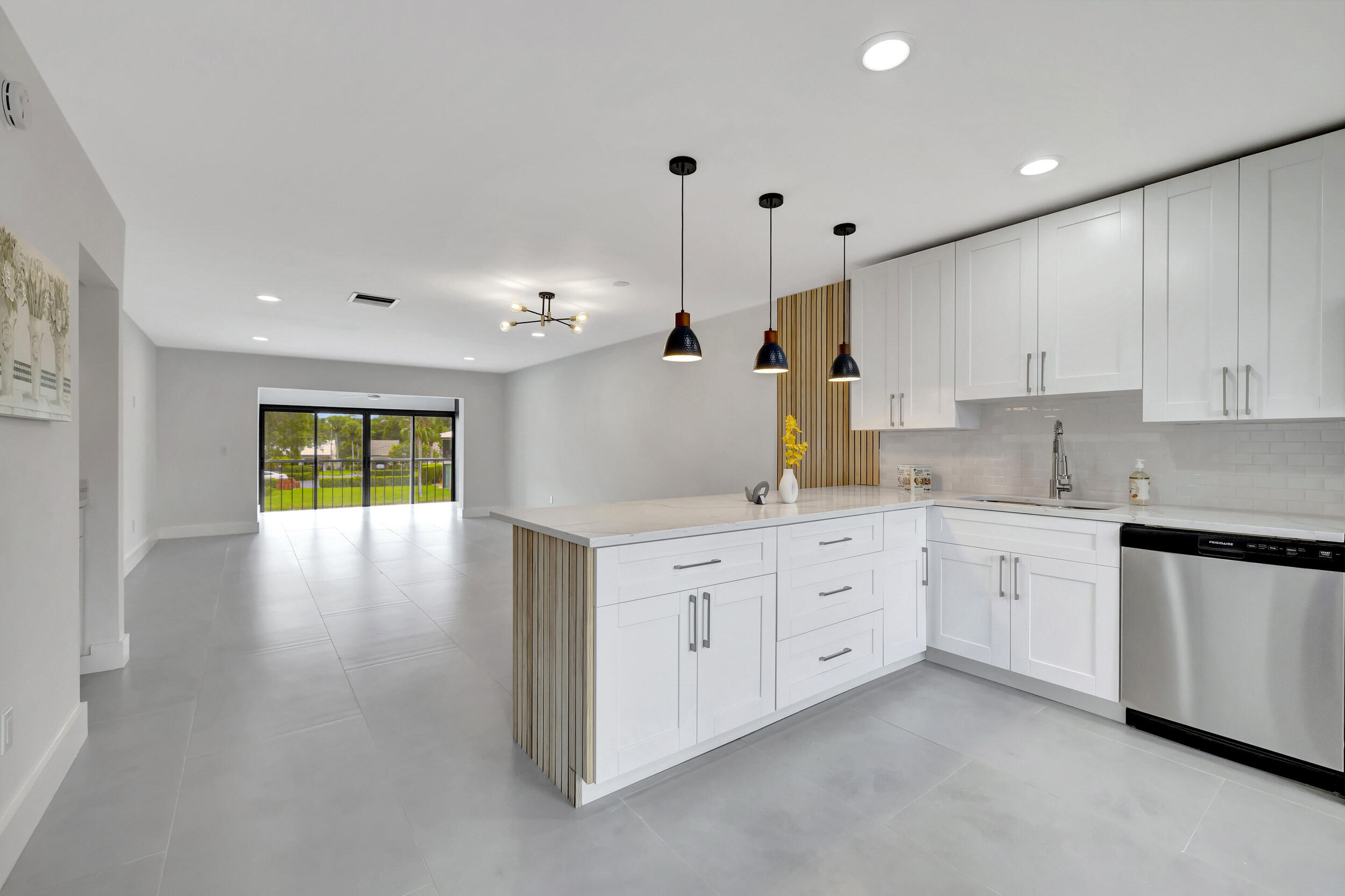 7898 Eastlake Drive 7d — photo 10
