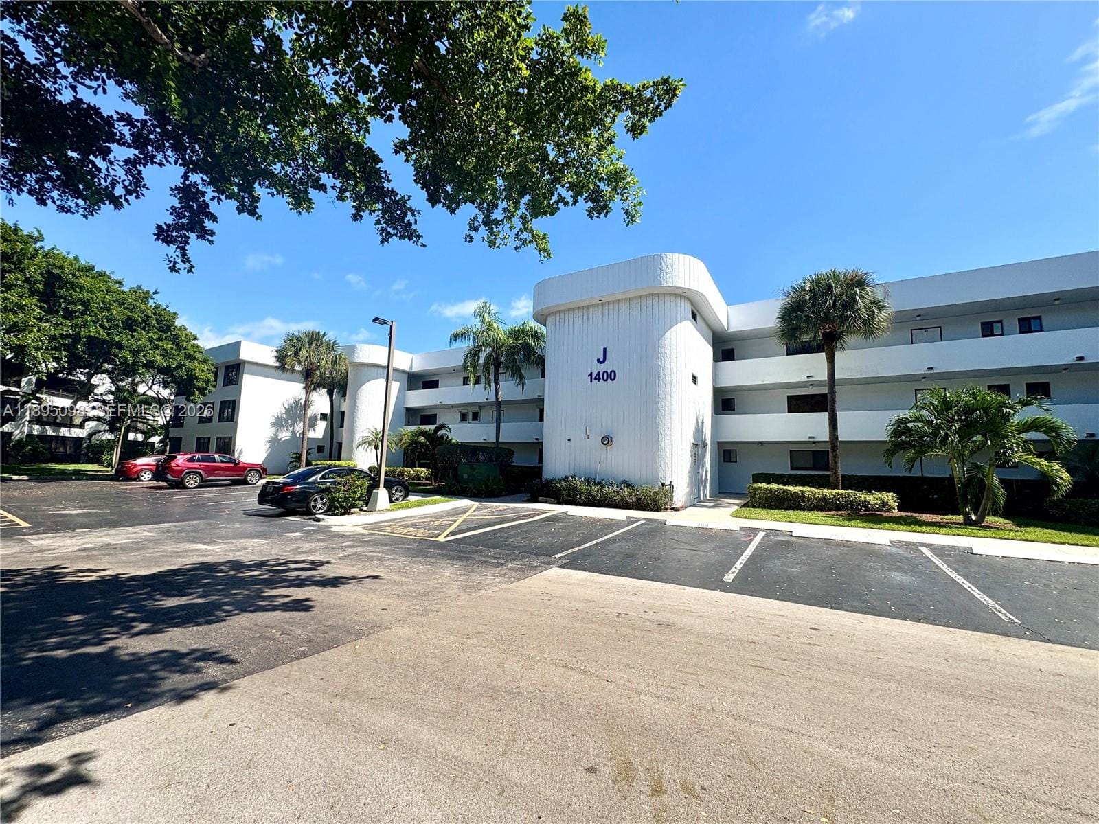 1400 Sheridan Street 24J, Hollywood, FL 33020
