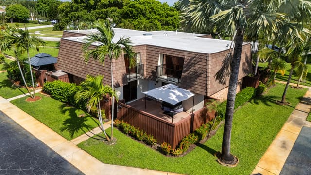 2546 SW 15th Street 2546, Deerfield Beach, FL 33442
