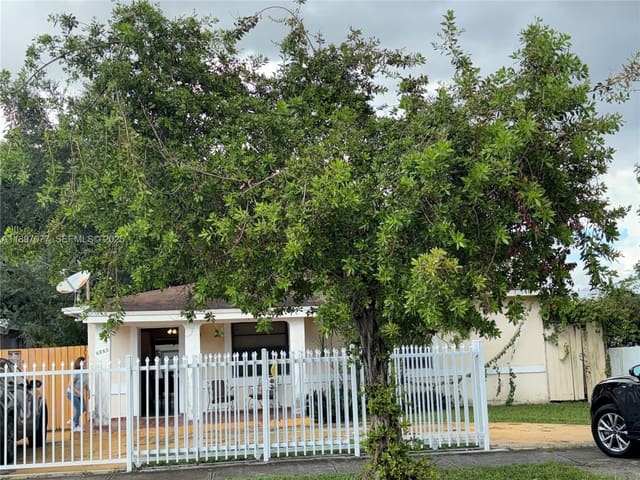 6261 SW 6th Street, Miami, FL 33144