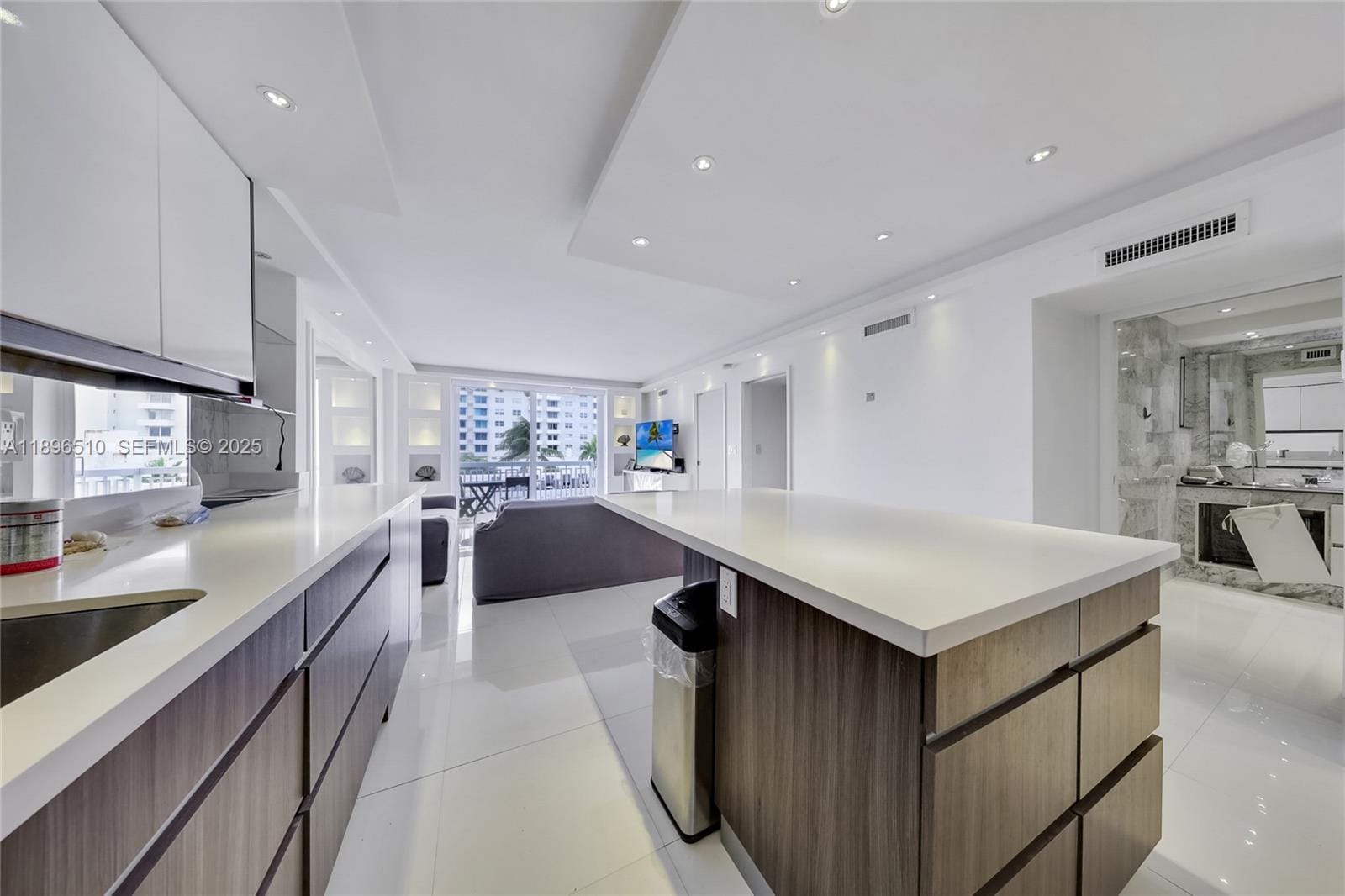 401 Ocean Drive 624, Miami Beach, FL 33139 photo 2