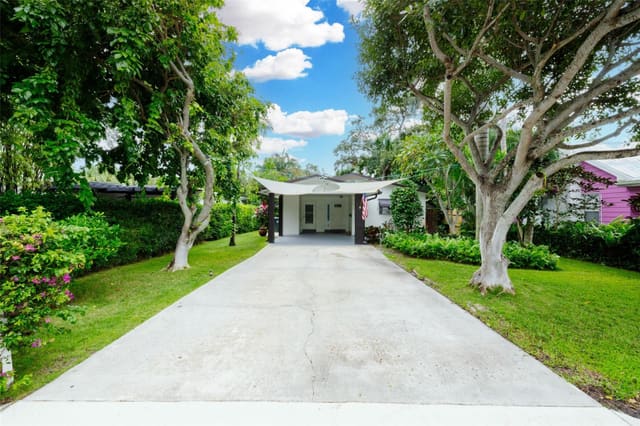 718 N Lakeside Drive, sold in Lake Worth Town, Lake Worth Beach, FL