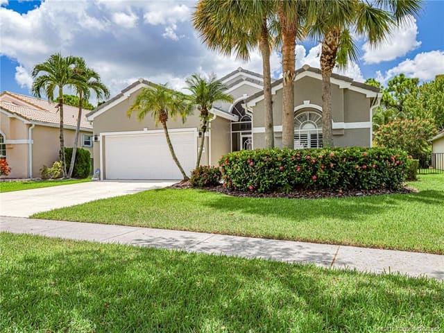 7007 SE Twin Oaks Circle, sold in Summerfield, Stuart, FL