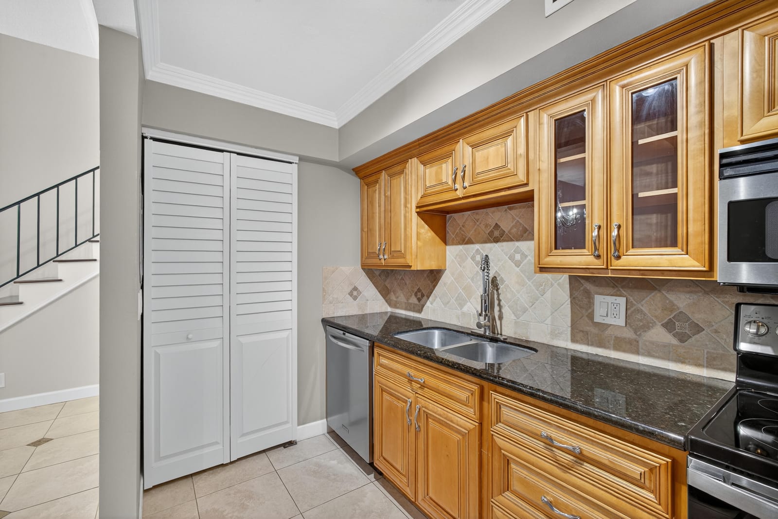 382 Golfview Road C, North Palm Beach, FL 33408 photo 12