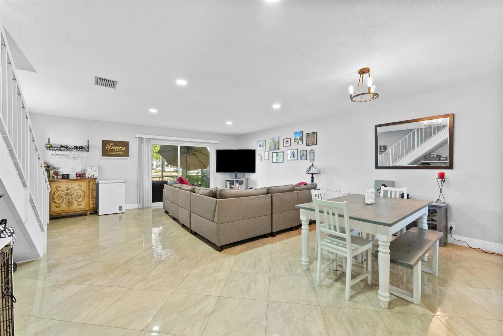 547 N Pine Island Road 25, Plantation, FL 33324