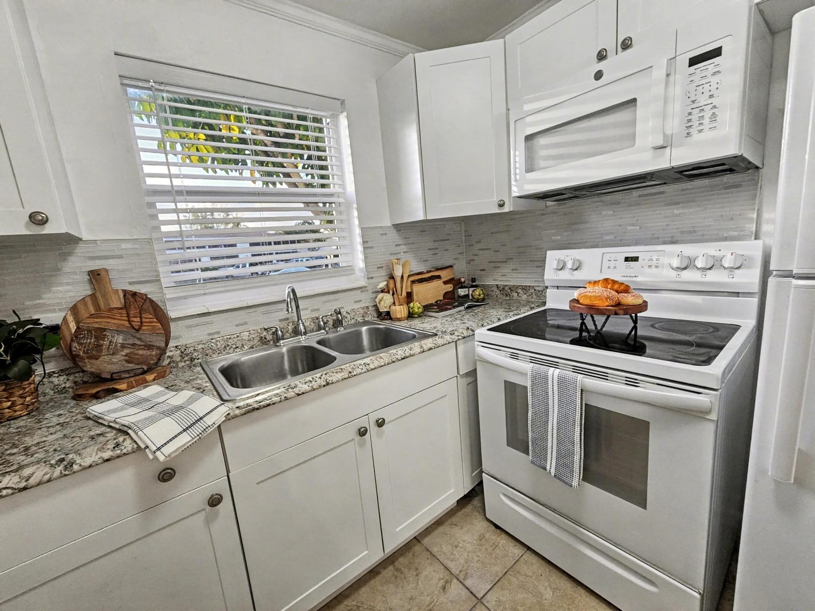 263 Windsor L, West Palm Beach, FL 33417 photo 13