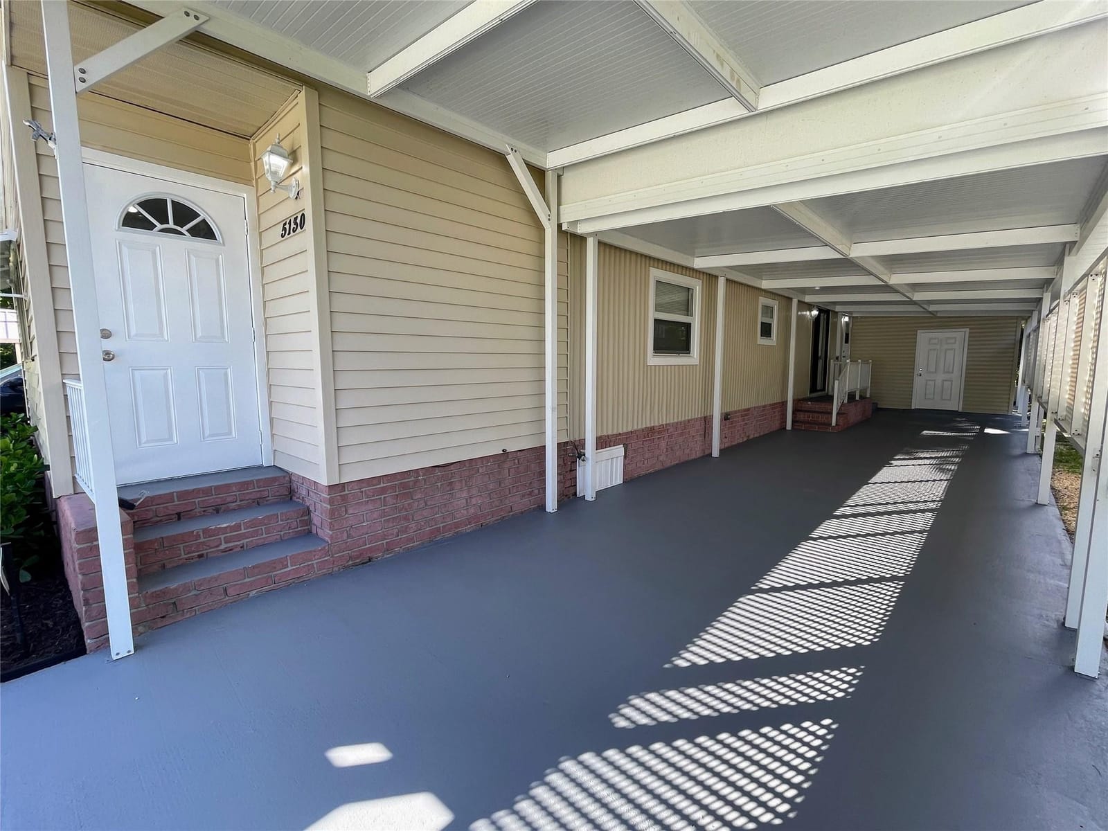 5130 SW 30th Avenue — photo 3
