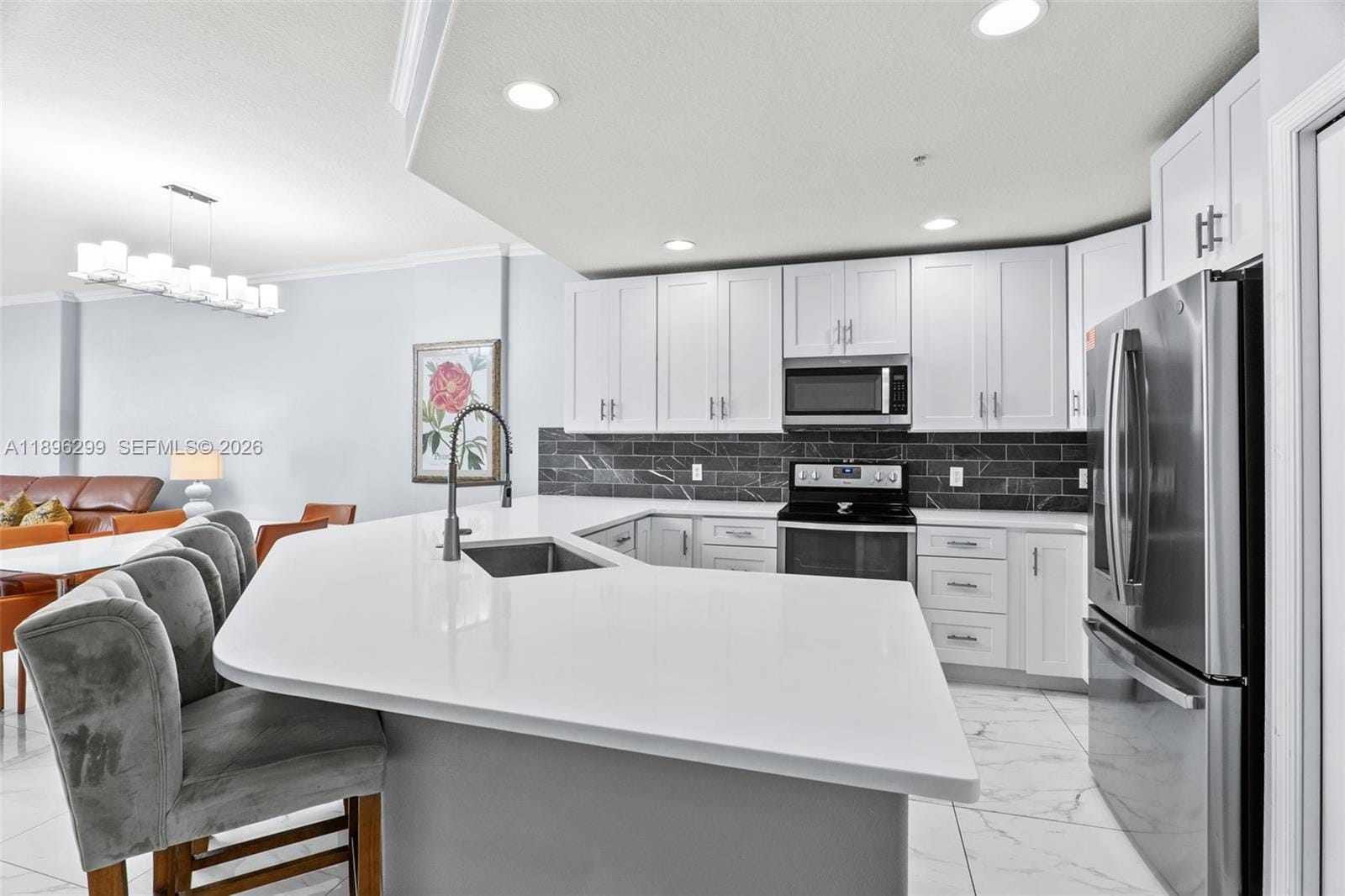 601 N Miramar 107 — photo 8