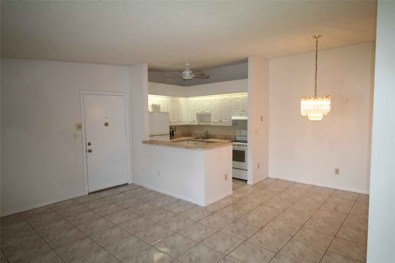 9728 S Belfort Circle 206 — photo 3