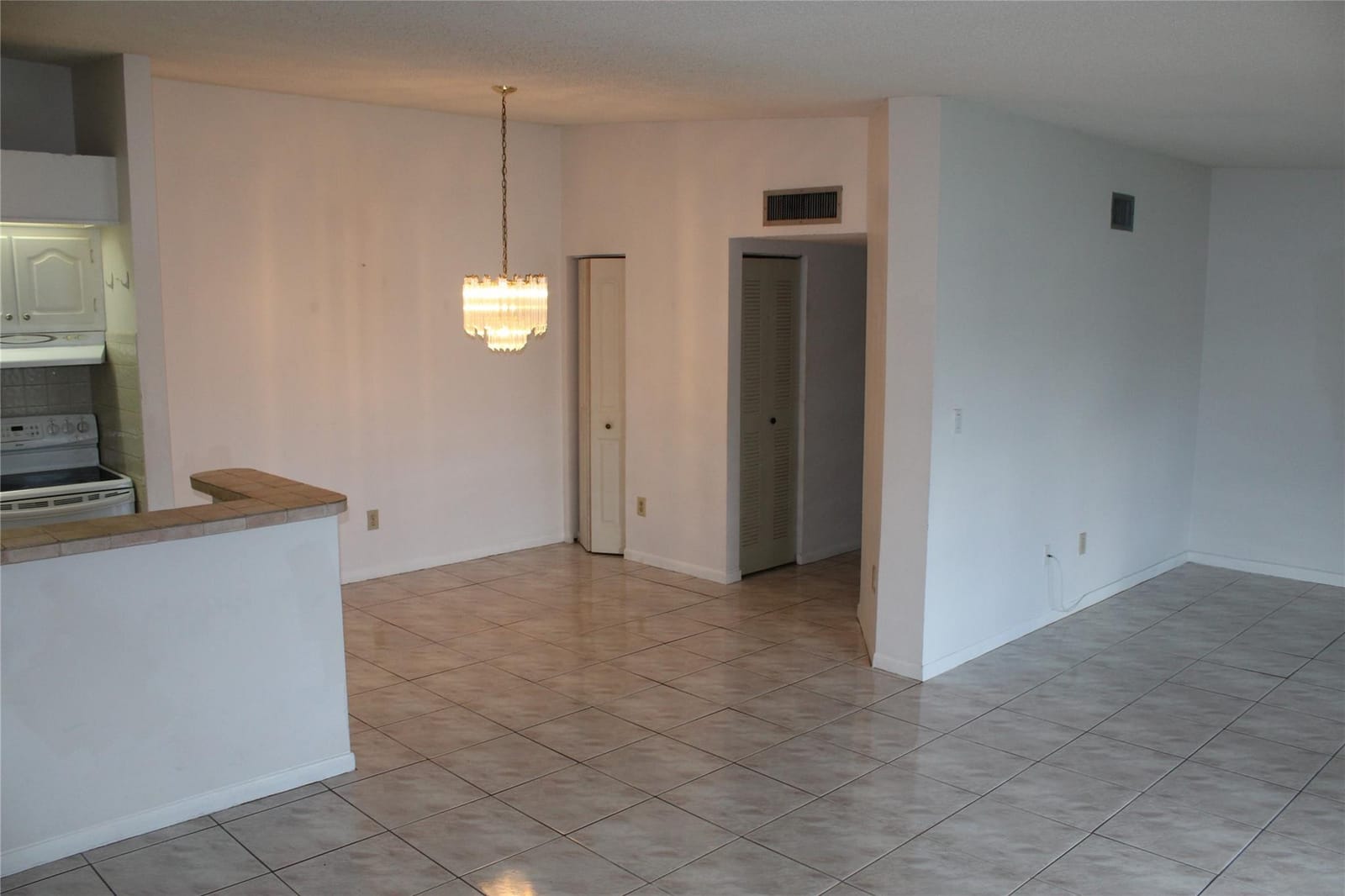 9728 S Belfort Circle 206 — photo 4