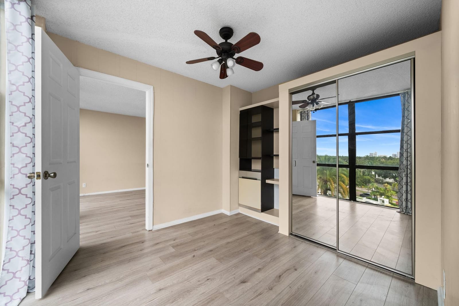 800 Parkview Drive 625 — photo 11