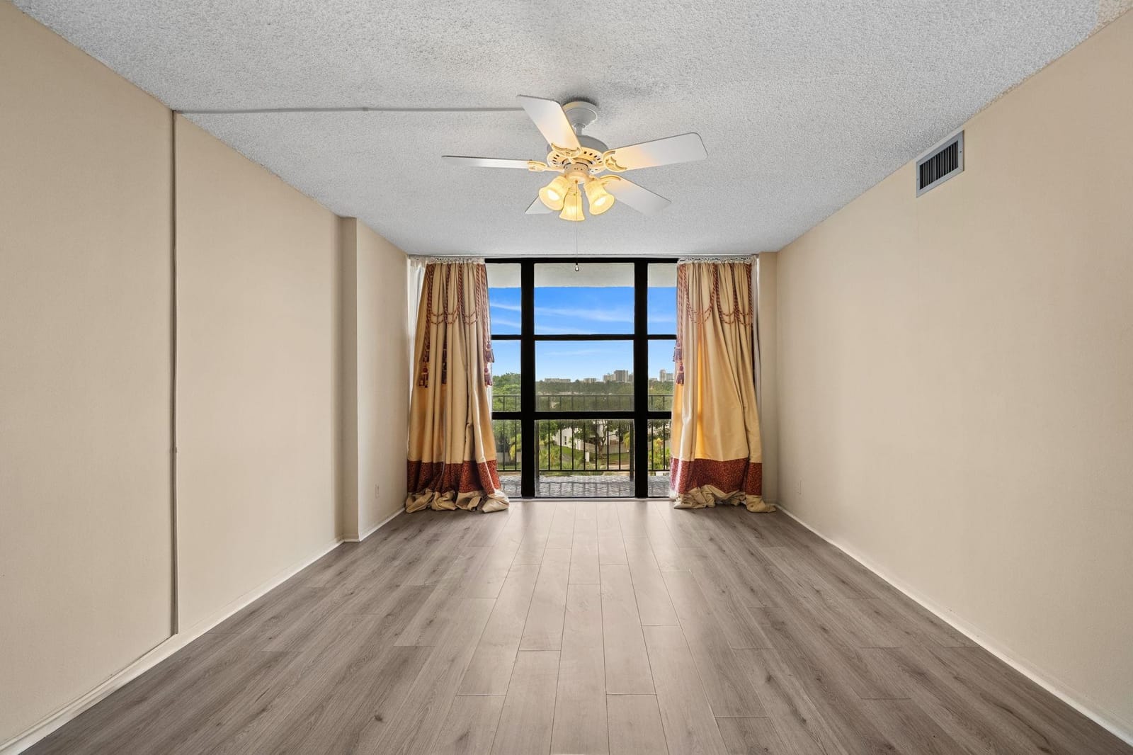800 Parkview Drive 625, Hallandale Beach, FL 33009 photo 17