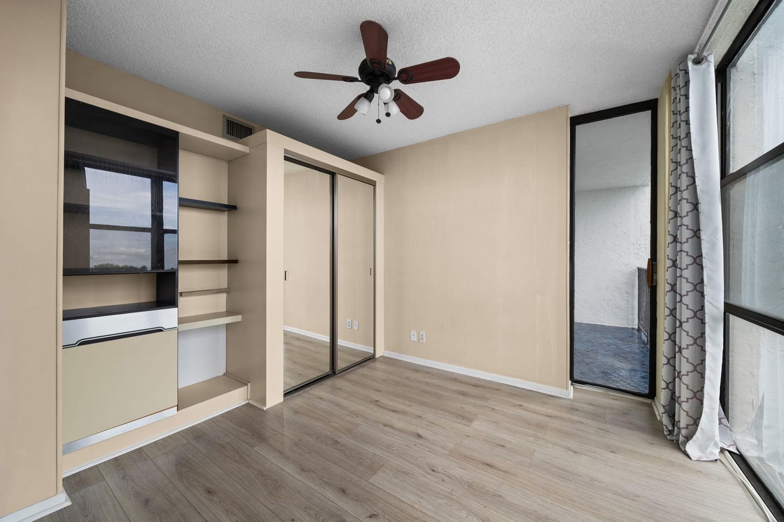 800 Parkview Drive 625 — photo 9